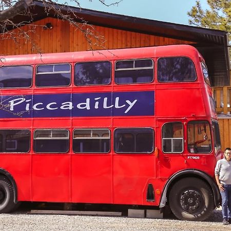 Piccadilly Motel Radium Hot Springs Exterior photo