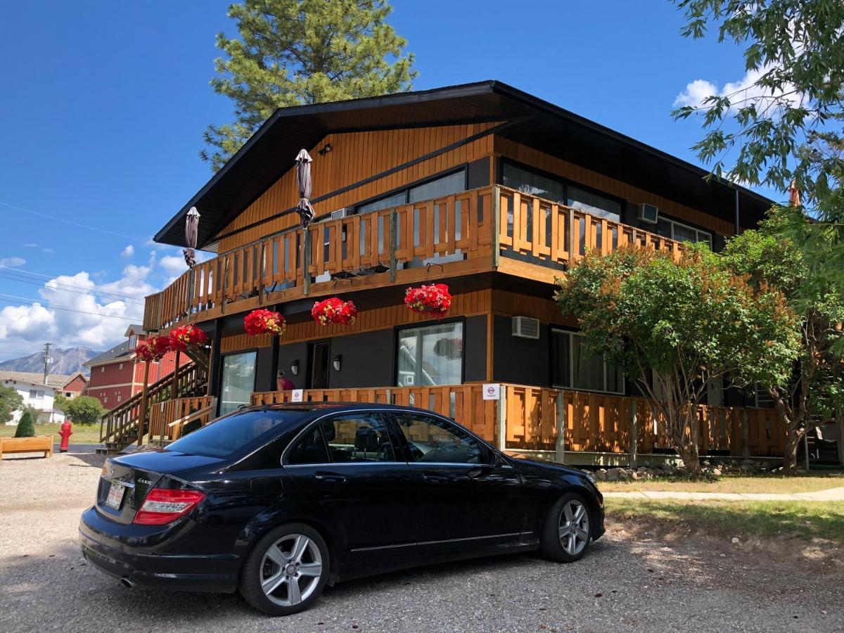 Piccadilly Motel Radium Hot Springs Exterior photo