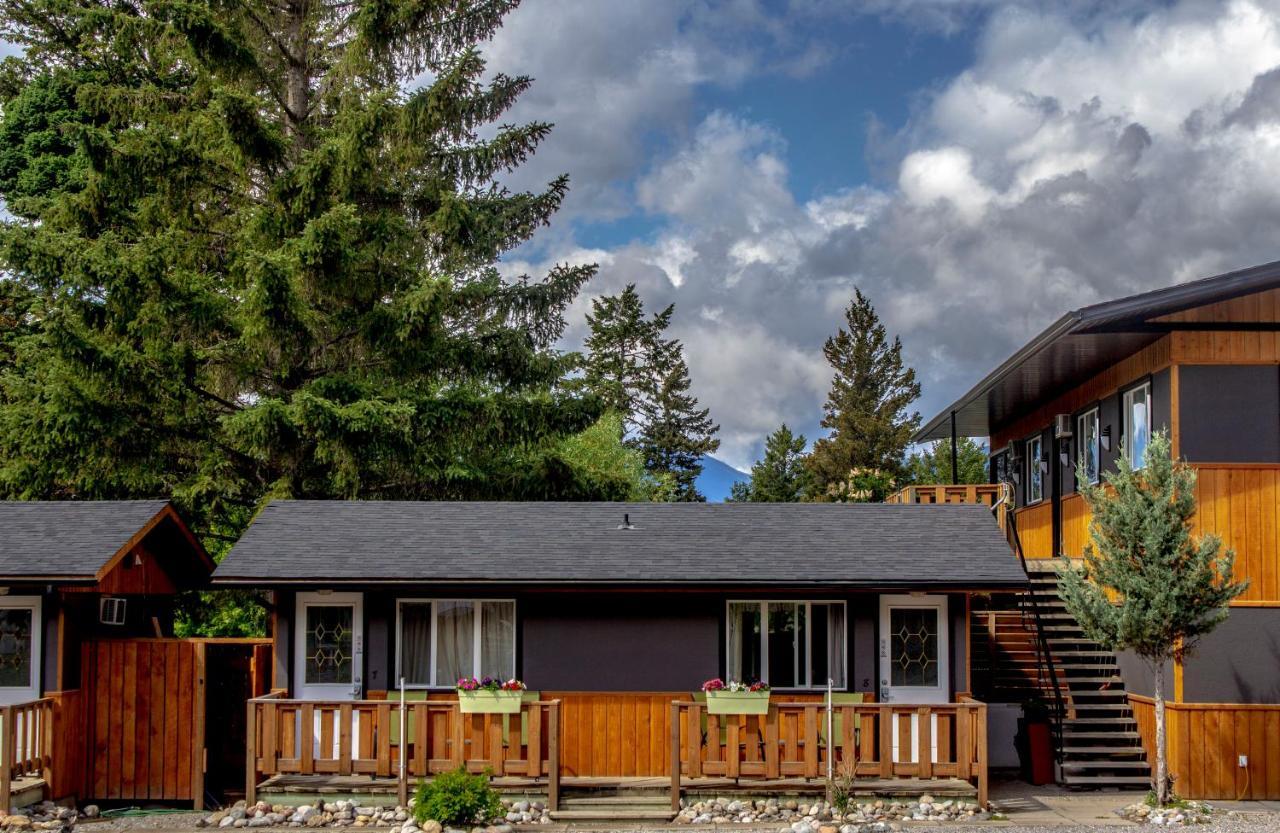 Piccadilly Motel Radium Hot Springs Exterior photo